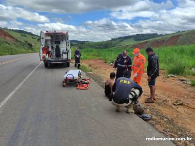 BR-116: casal de motociclista fica ferido após carreta tentar ultrapassagem, próximo ao Clube dos Bancários