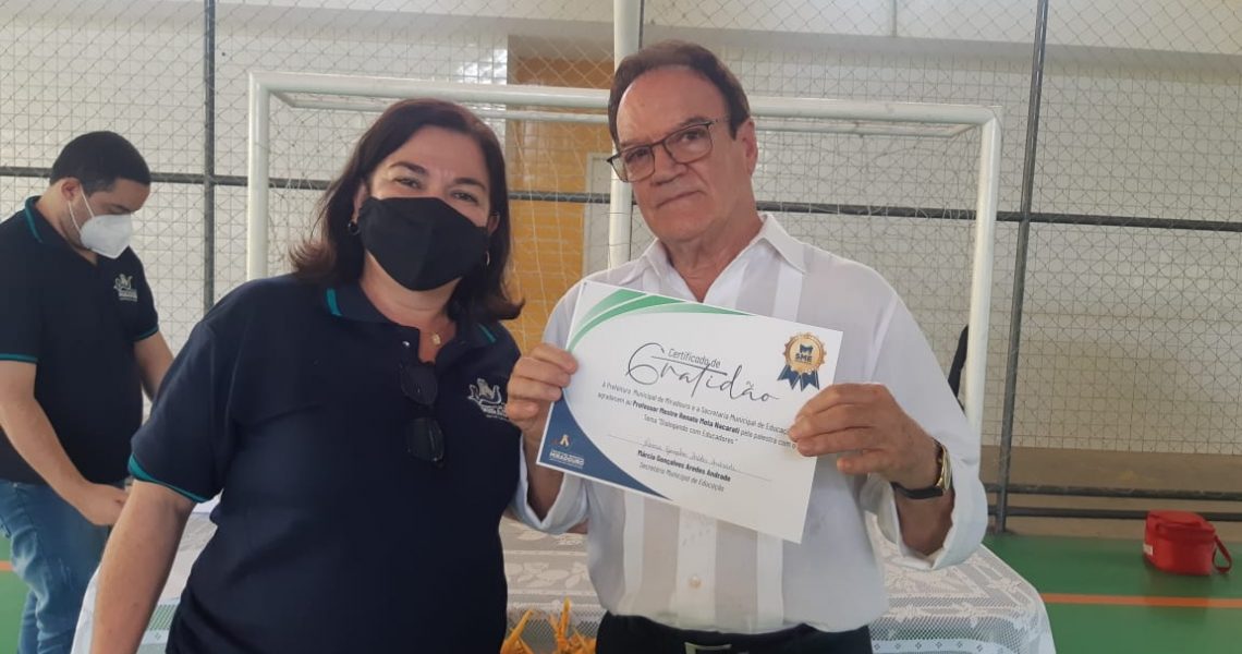 Reunião motivacional direcionada aos professores da rede municipal de ensino.
