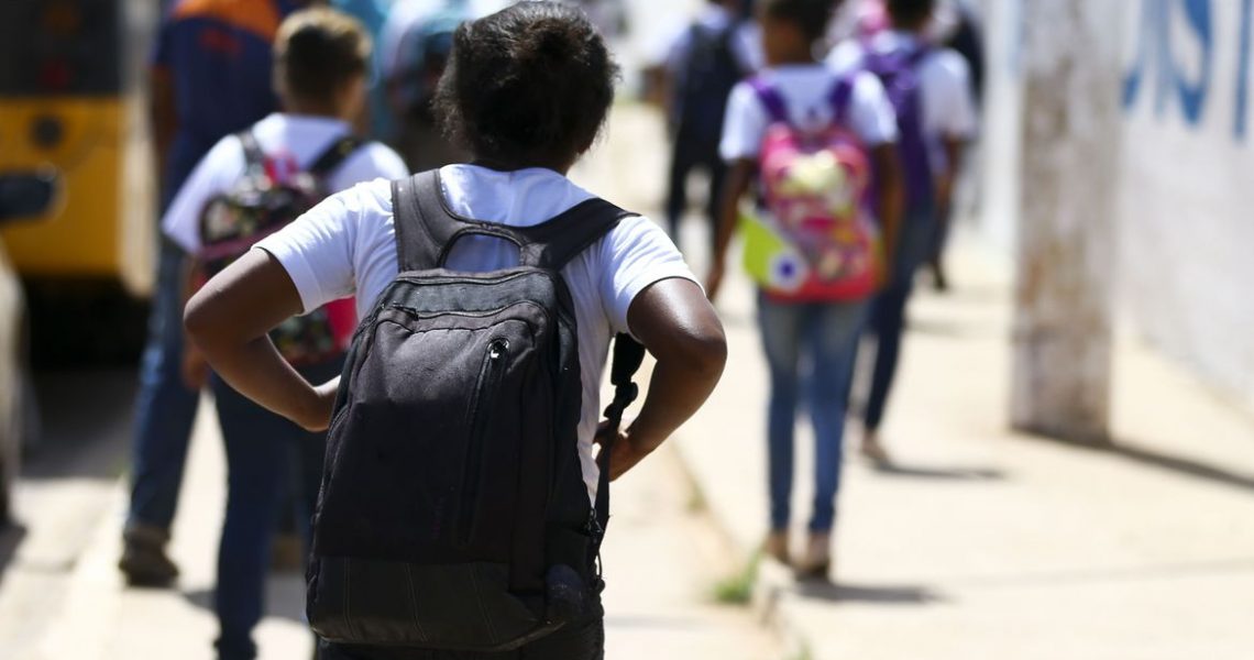 Censo Escolar: mais de 650 mil crianças saíram da escola em três anos