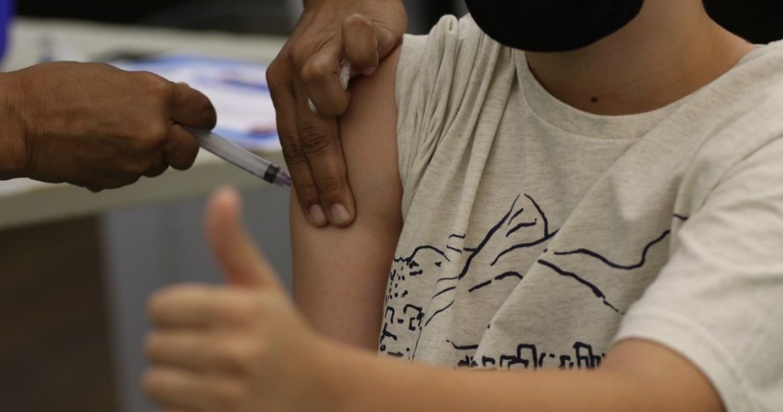 Vacinação é prioridade para o controle da pandemia, diz Fiocruz