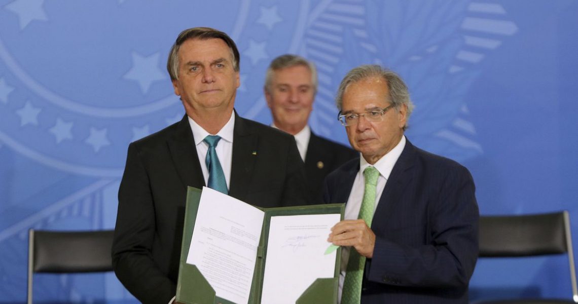 Presidente assina decreto para reduzir IOF sobre câmbio