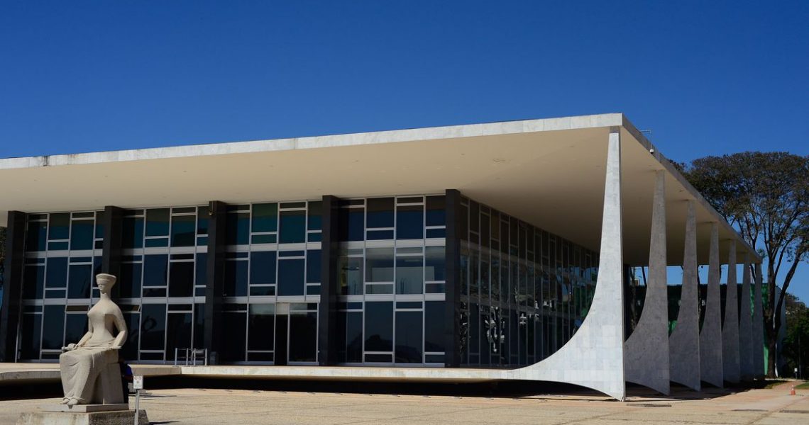 Estados e DF acionam STF contra lei que limita cobrança de ICMS