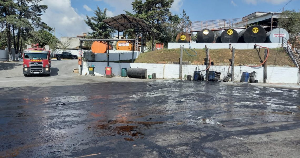 Bombeiros de Barbacena atendem chamado de derramamento de Produto Químico