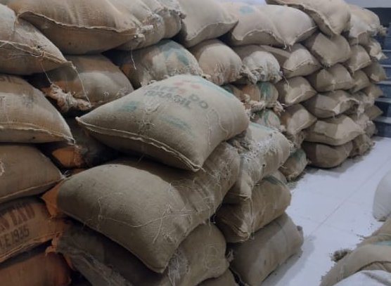 Avaliadas em R$ 230 mil, sacas de café furtadas em Mutum são recuperadas em Iúna
