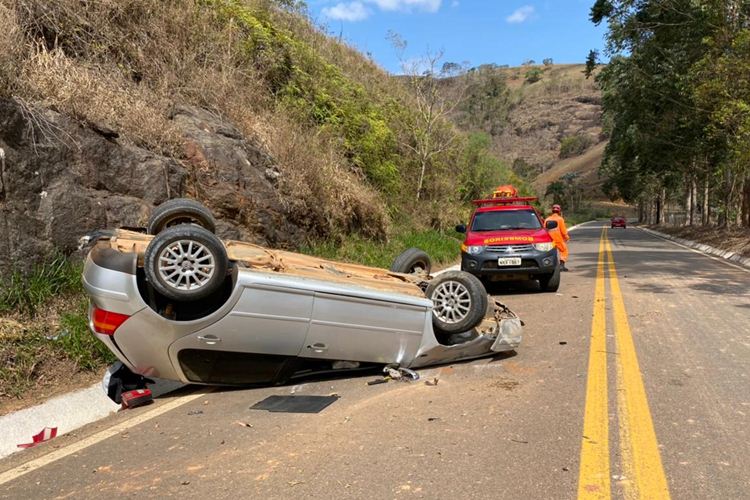 Capotamento deixa uma pessoa ferida na BR 356 no Ancorado