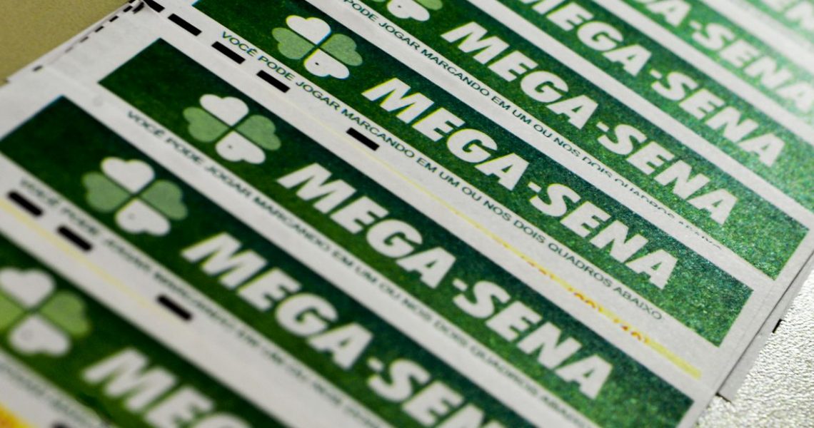 Mega-Sena acumula e sorteia R$ 65 milhões na quarta-feira