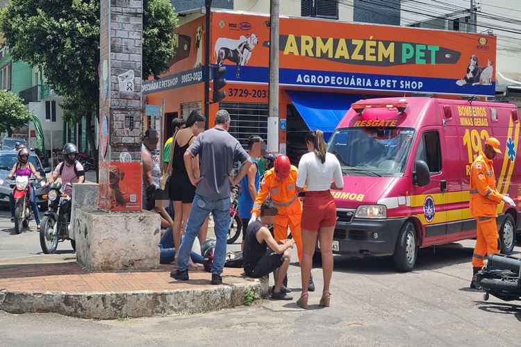 Casal fica ferido em colisão entre motocicleta e carro na Armação
