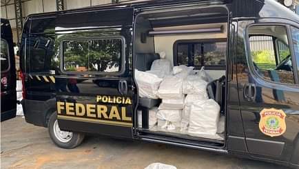 PF incinera cerca de 1,7 toneladas de drogas no interior paulista.