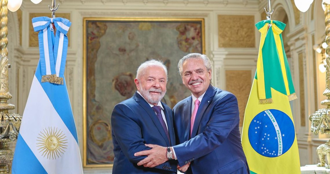Brasil e Argentina estudam criar moeda única para trocas comerciais
