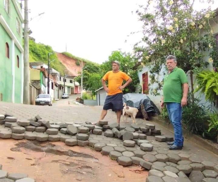 Prefeitura de Miradouro em parceria com defesa Civil presta apoio à população devida a forte chuva de ontem 24/01/23