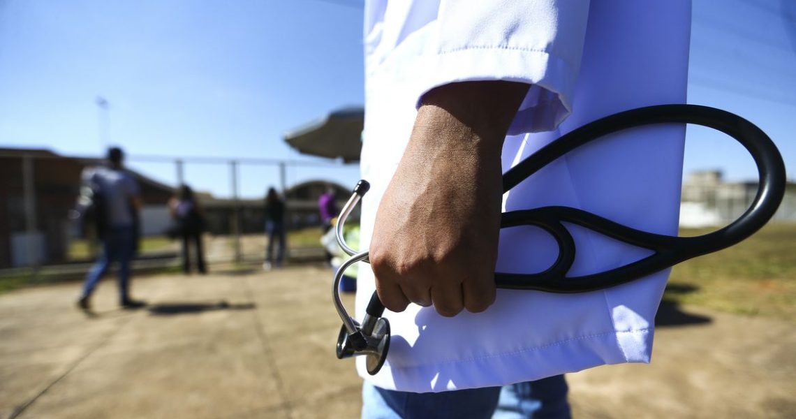 Justiça autoriza recontratação de cubanos do Mais Médicos