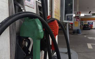 Gasolina subirá até R$ 0,34 e etanol, R$ 0,02 com reoneração parcial