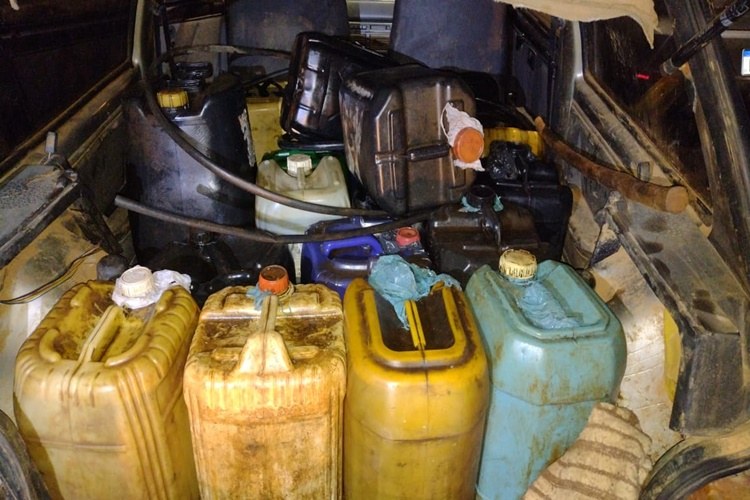 Veículos são abandonados com mais de 1.000 litros de diesel em estrada próximo a CBA