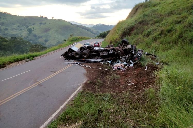 Terceiro acidente envolvendo caminhões é registrado na BR-356 na Serra de Pirapanema em menos de 24 horas