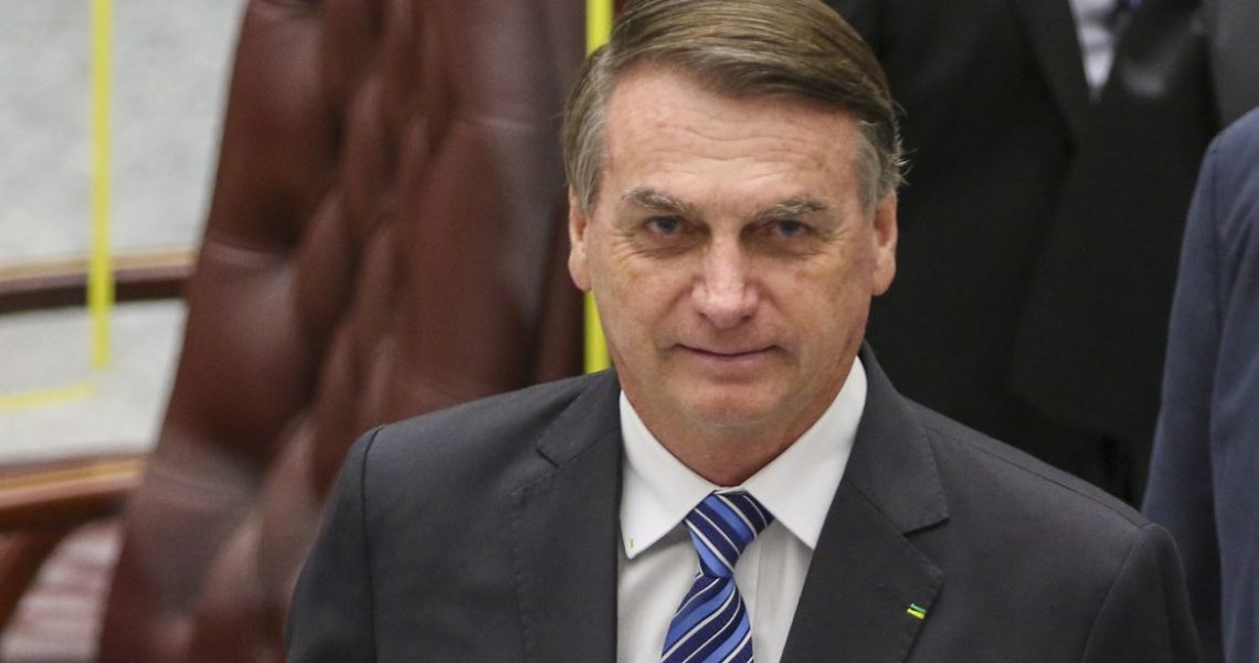 TSE dá prazo para Bolsonaro se manifestar em processo