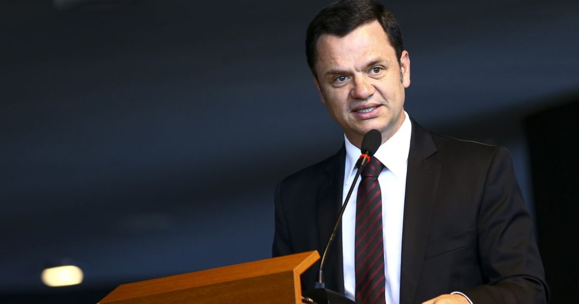 Moraes manda soltar Torres e determina uso de tornozeleira eletrônica