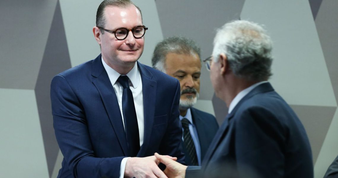 CCJ do Senado aprova indicação de Cristiano Zanin para vaga no STF