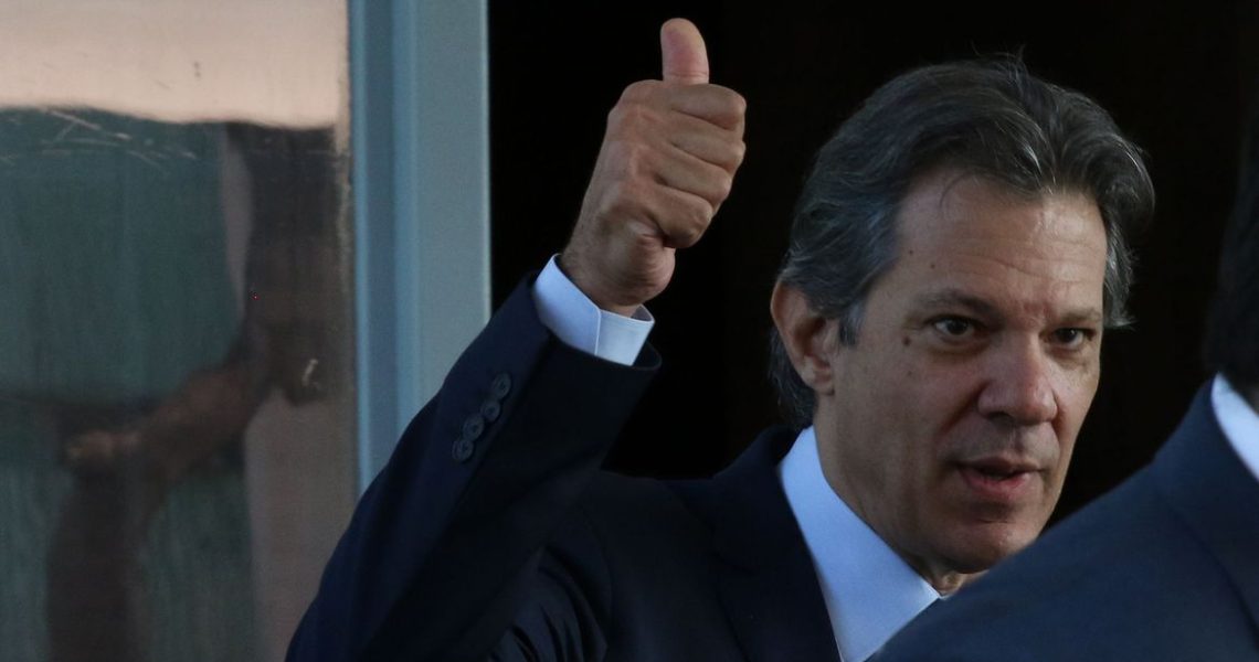 Reforma tributária será negociada após viagem de Lira, diz Haddad