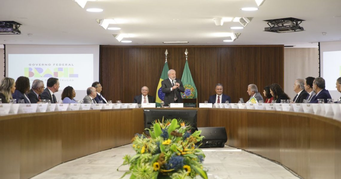 Lula pede agilidade na nomeação de aliados do governo