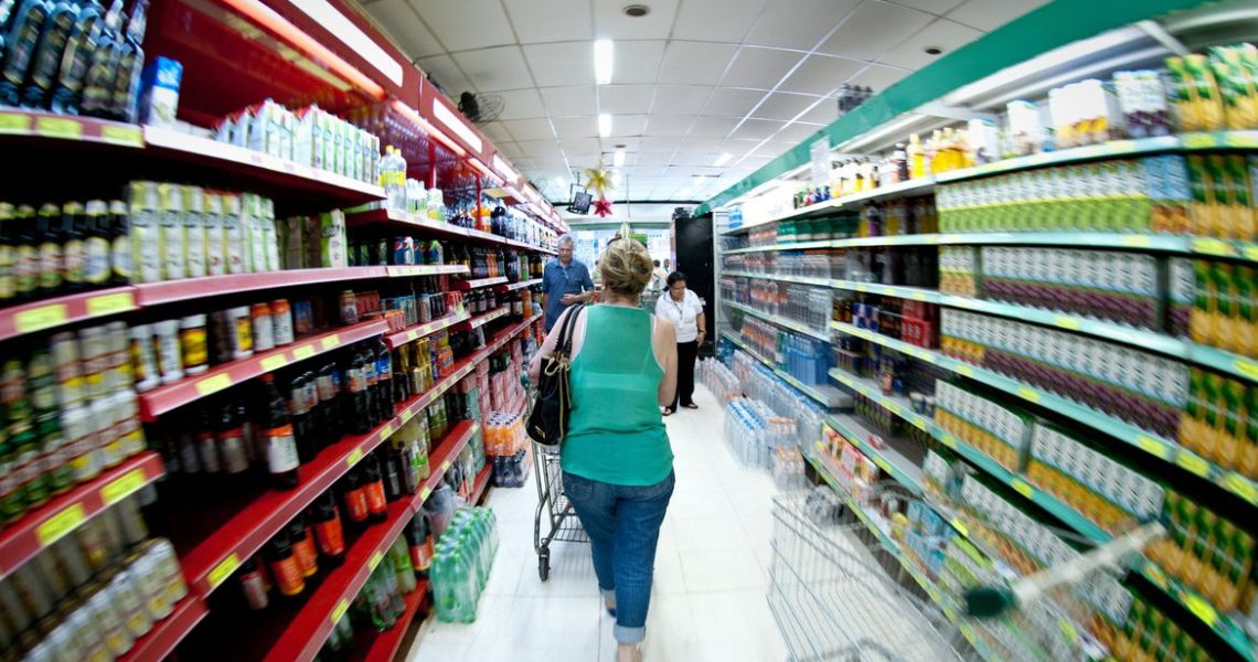Visando alimentação saudável, governo quer mudar itens da cesta básica