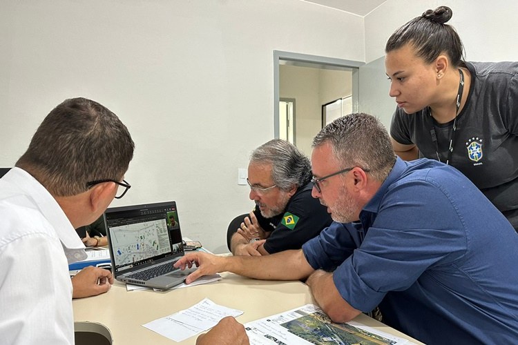 Autoridades se reúnem para discutir soluções visando a segurança na BR-116 em Muriaé