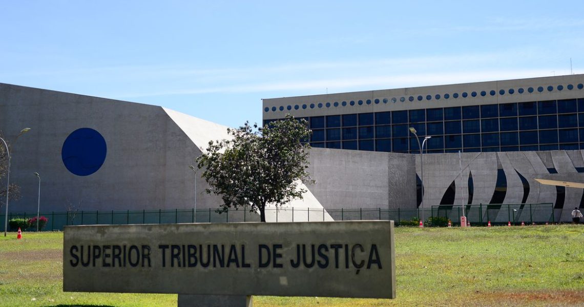 Senado aprova três indicações de Lula para o STJ