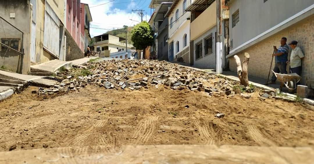 Rua Vieira Benfica está interditada para tráfego de veículos