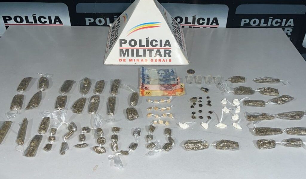 Divino: casal é abordado por tráfico de drogas na praça central