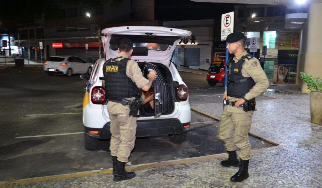 Jovem é preso em flagrante por tráfico de drogas no bairro Gaspar