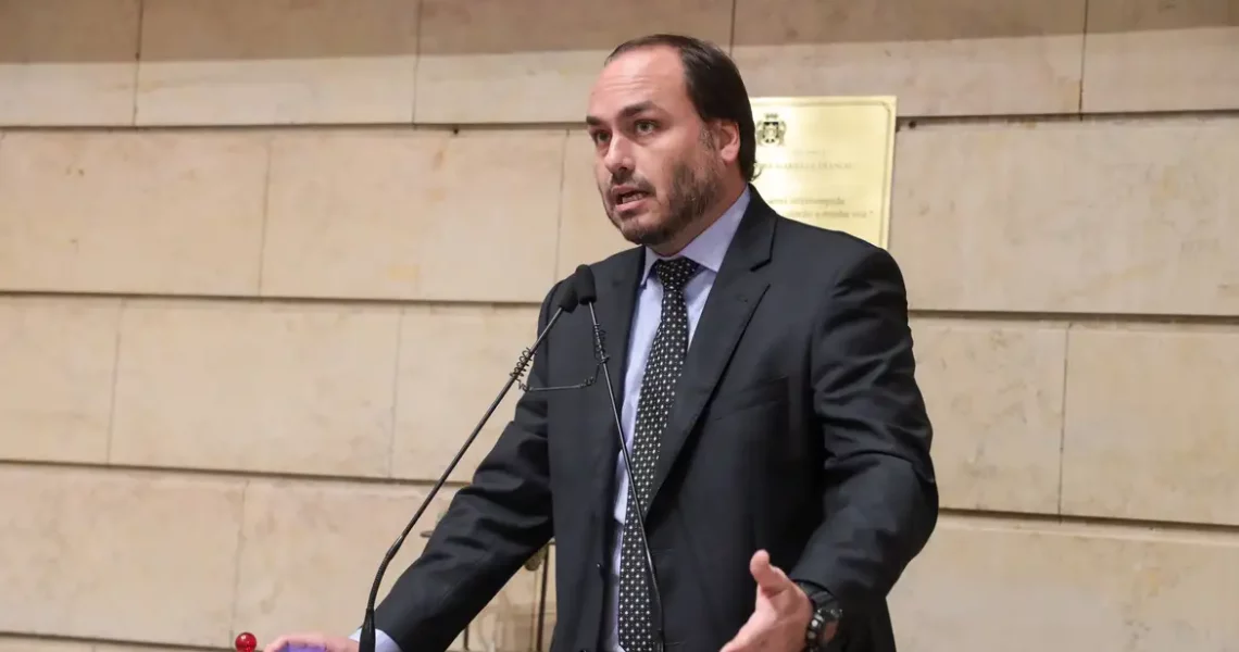 Carlos usava assessores para obter informações da Abin, diz PF