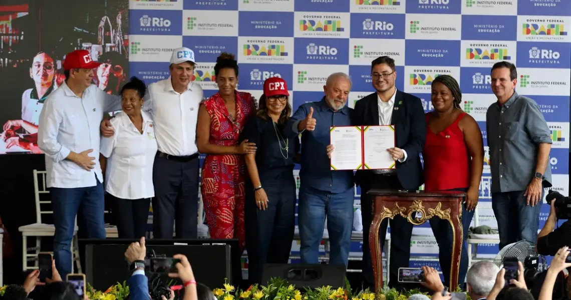 Educação é o caminho para transformação da favela, diz líder do Alemão