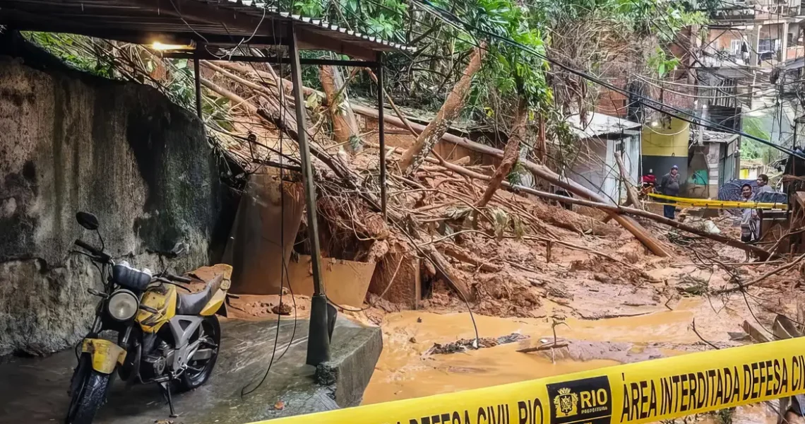 Entenda como a chuva provoca deslizamentos e desmoronamentos
