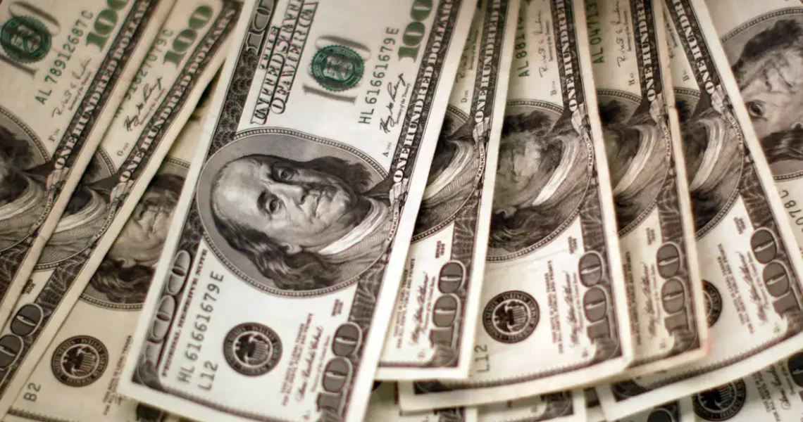 Dólar sobe para R$ 5,12 com inflação nos EUA e tensões geopolíticas