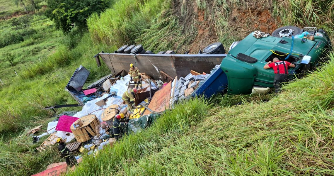 Grave acidente na manhã desta quarta feira (10) na BR 116 no Km 688
