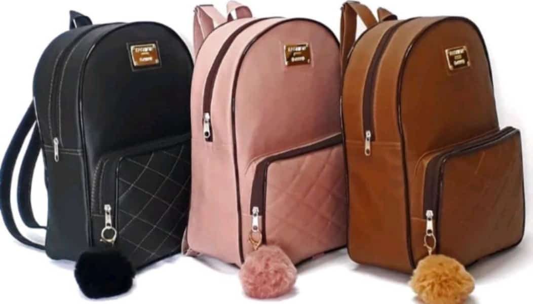 Lindas bolsas disponíveis amanhã (02) na Cleide’s Modas