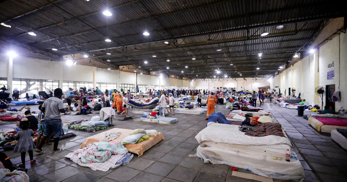 Quase 80 mil pessoas estão em abrigos no RS; mortes chegam a 149