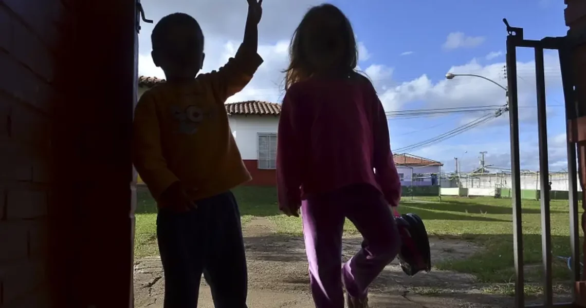 Leis de proteção às crianças enfrentam cultura de violência no país