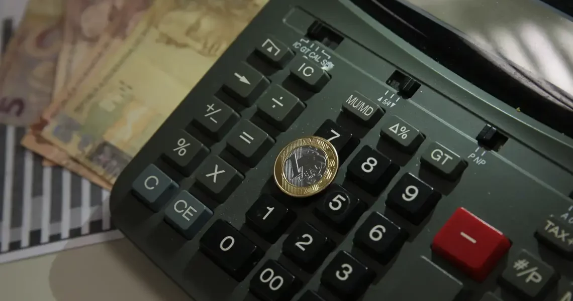 Orçamento de 2025 prevê crescimento de 2,64% para economia