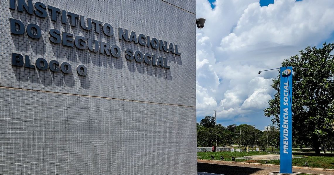 Polícia Federal desarticula organização que vendia dados do INSS