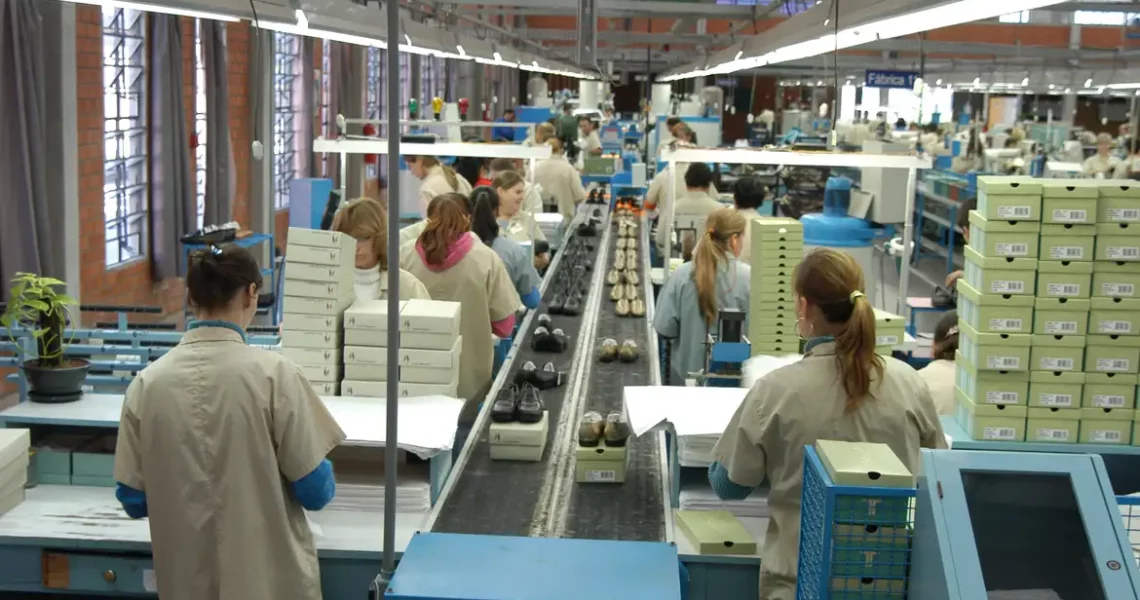 Desemprego cai para 6,4% no 3ª trimestre, menor taxa desde 2012