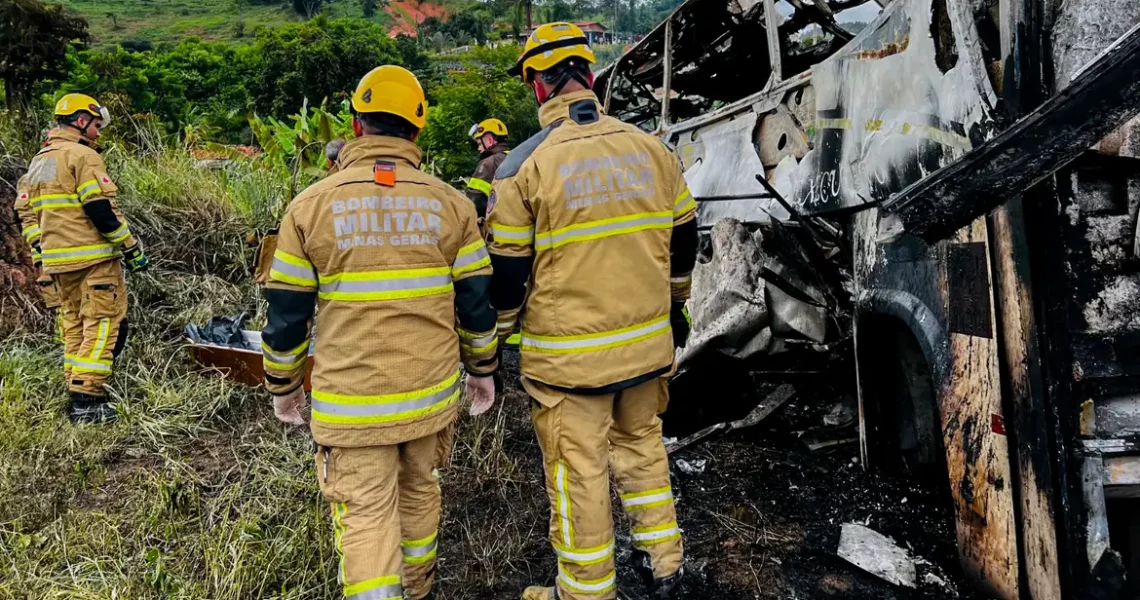 Polícia identifica 26 das 41 vítimas do acidente em Teófilo Otoni