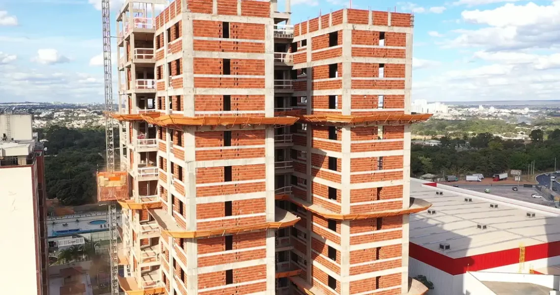 Demanda por mão de obra segue aquecida na construção civil
