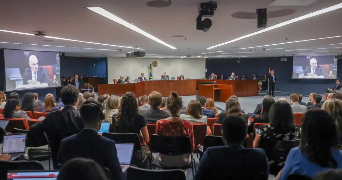 STF encerra primeiro dia do julgamento de Bolsonaro e aliados