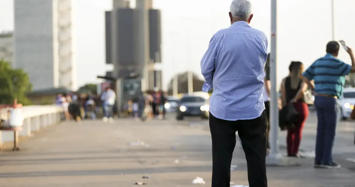 Escape de urina não deve ser normalizado e tem tratamento, alerta SBU
