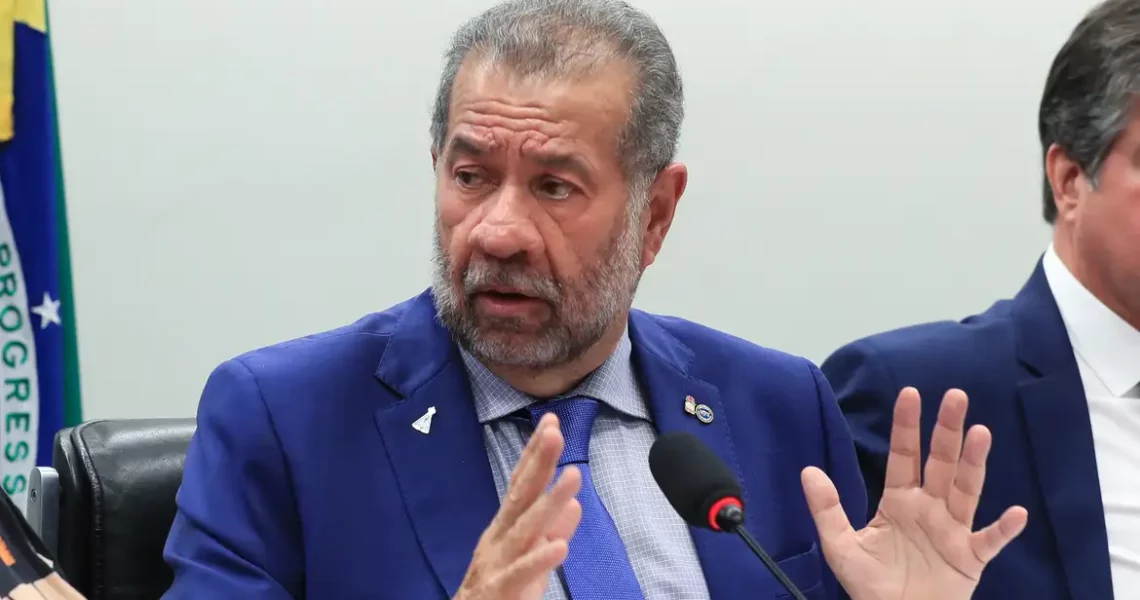 Lupi diz que sempre foi contra descontos em benefícios previdenciários