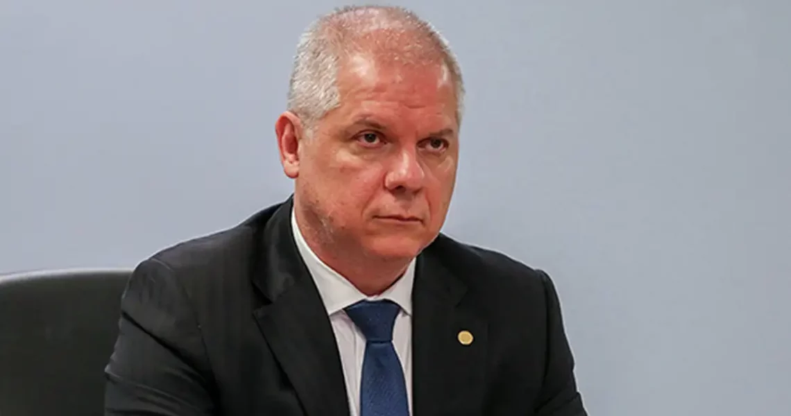 Lula determina demissão do presidente do INSS