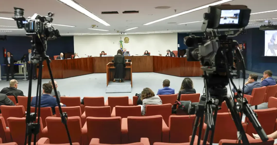 Por unanimidade, STF torna mais sete réus por trama golpista