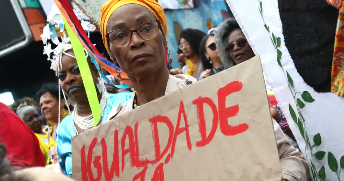 Quase 85% da população preta afirma ter sofrido discriminação racial