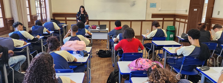 Estudantes da rede estadual fazem terceiro teste de redação para o Enem nesta quarta-feira (25/6)