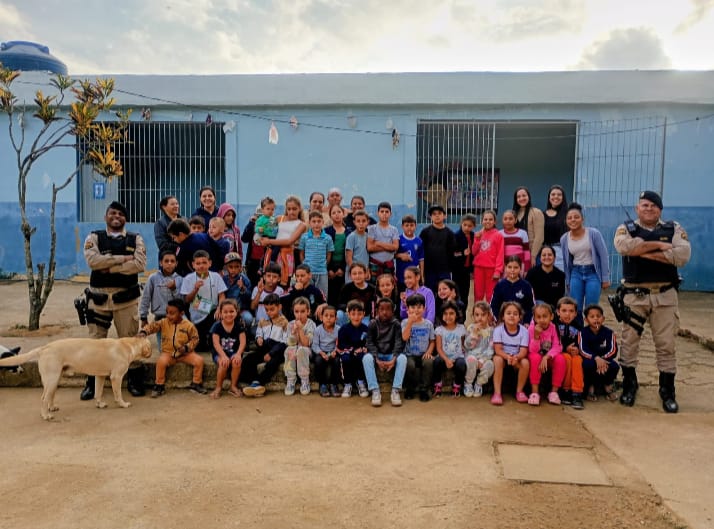 Interação Comunitária Contato com alunos, professores e demais funcionários em Fervedouro Mg